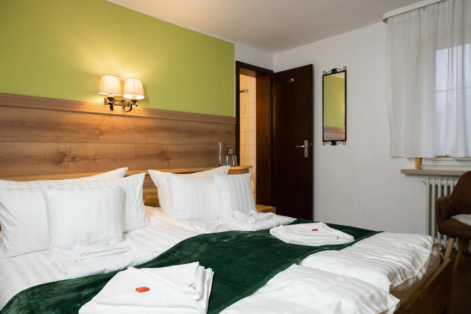 Hotel Zum See, Titisee Exterior photo